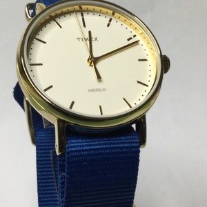 LADIES TIMEX FAIRFIELD CRYSTAL BAR WATCH